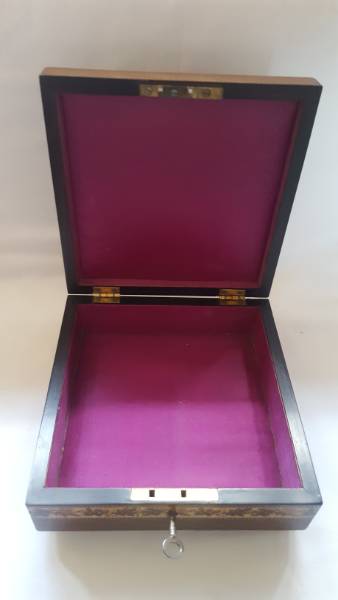 C.1870 Photograph On A Tunbridge Ware Box 