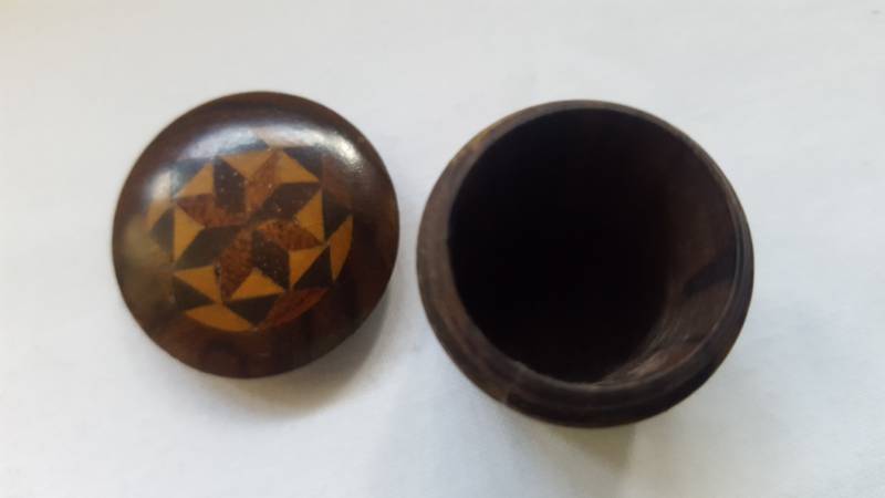 Small Rosewood Threaded Stick Ware Pot
